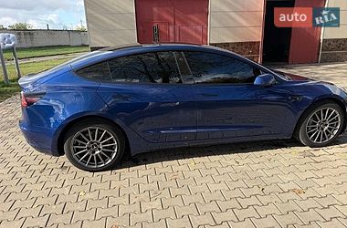 Седан Tesla Model 3 2021 в Лозовой