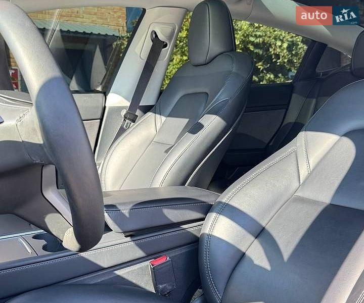 Седан Tesla Model 3 2023 в Полтаві фото Седан Tesla Model 3 2023 в Полтаві