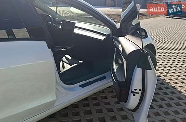 Седан Tesla Model 3 2023 в Виннице