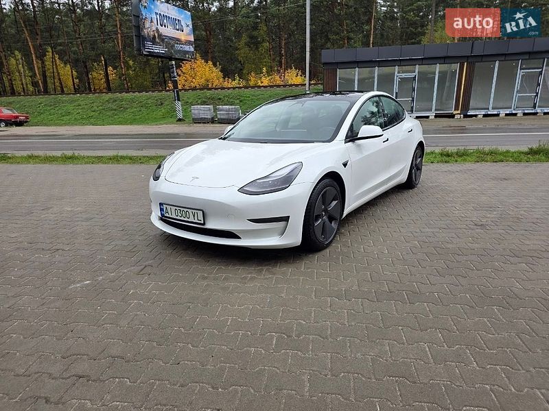 Седан Tesla Model 3 2021 в Ирпене