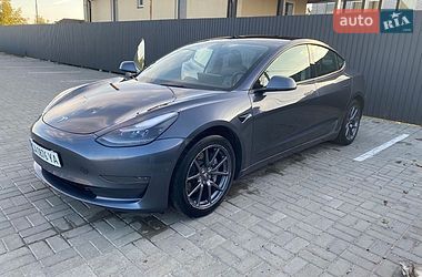Седан Tesla Model 3 2021 в Черкассах