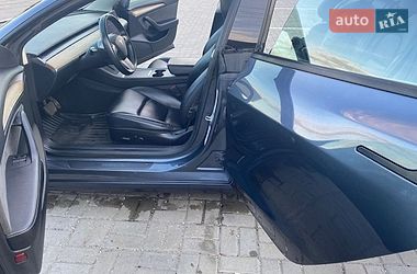Седан Tesla Model 3 2021 в Черкассах