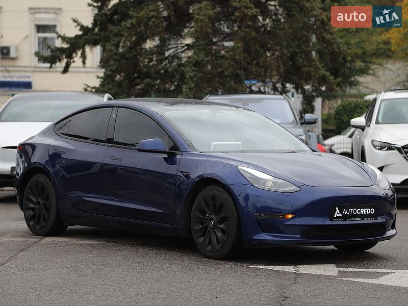 Седан Tesla Model 3 2023 в Харкові