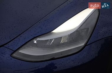 Седан Tesla Model 3 2023 в Харкові