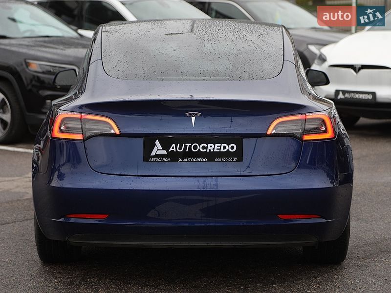 Седан Tesla Model 3 2023 в Харькове