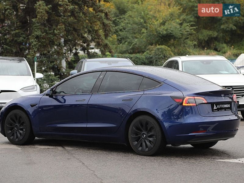 Седан Tesla Model 3 2023 в Харкові
