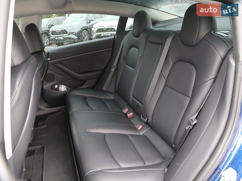 Седан Tesla Model 3 2023 в Харькове