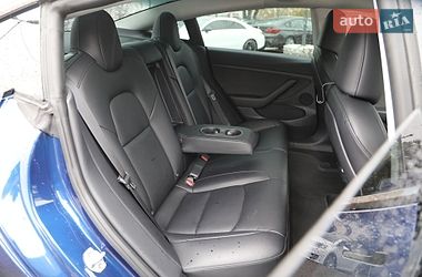 Седан Tesla Model 3 2023 в Харкові