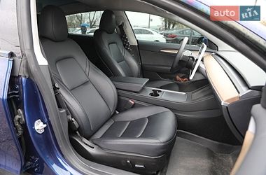 Седан Tesla Model 3 2023 в Харкові