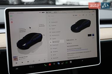 Седан Tesla Model 3 2023 в Харькове