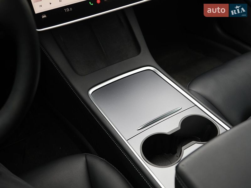 Седан Tesla Model 3 2023 в Харкові