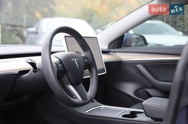 Седан Tesla Model 3 2023 в Харкові