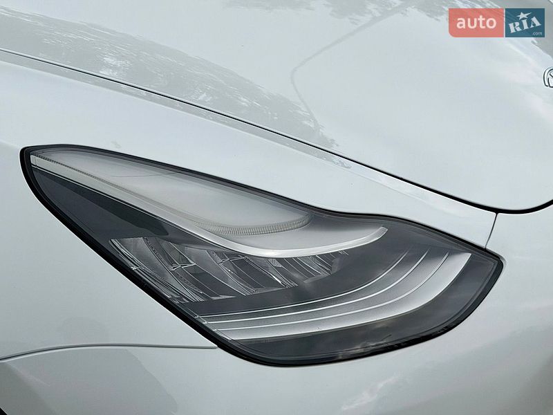 Седан Tesla Model 3 2019 в Одессе