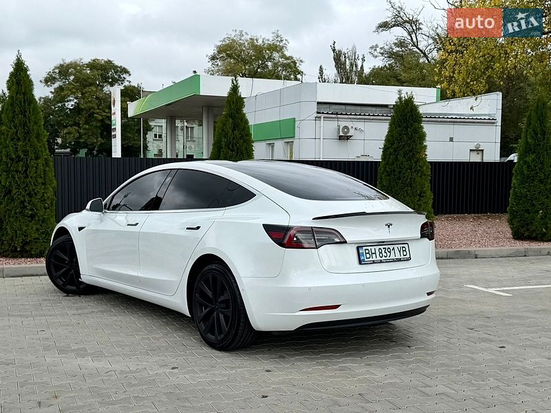 Седан Tesla Model 3 2019 в Одессе