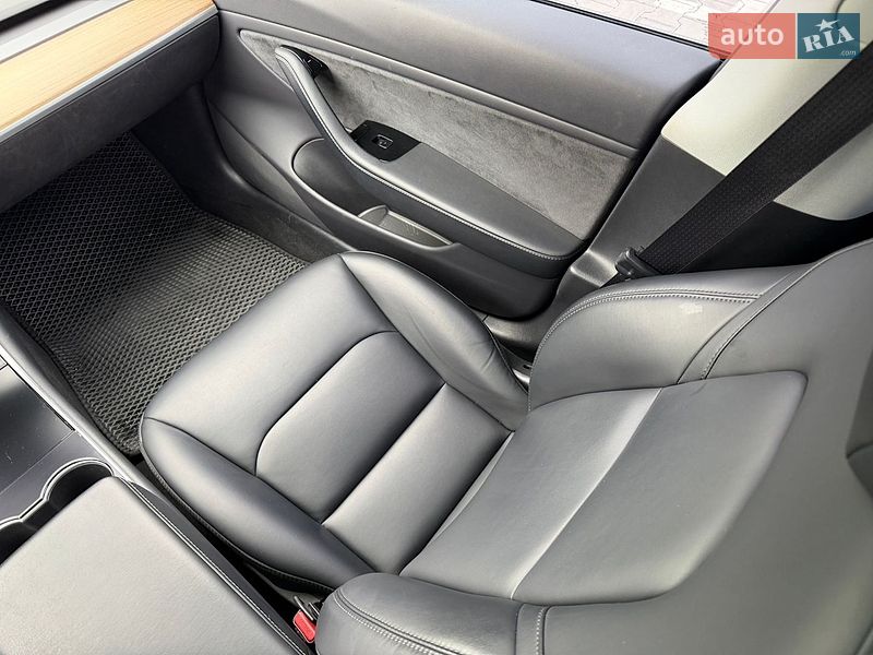 Седан Tesla Model 3 2019 в Одессе