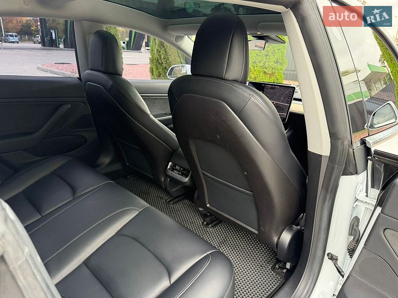 Седан Tesla Model 3 2019 в Одессе