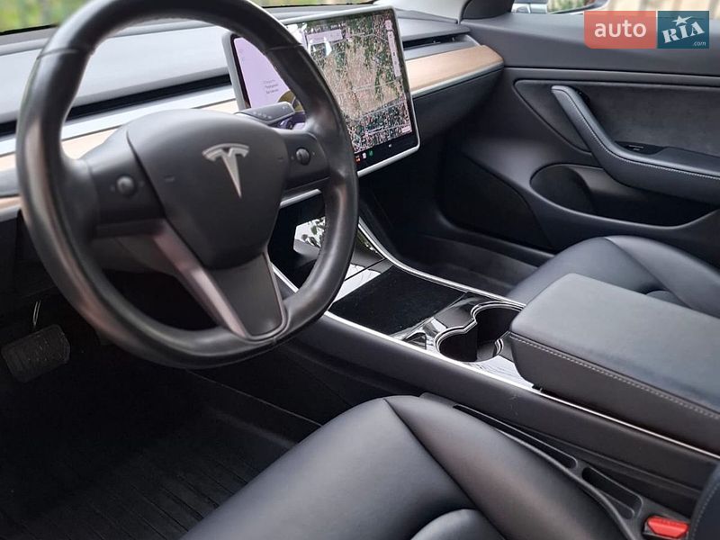 Седан Tesla Model 3 2018 в Одессе