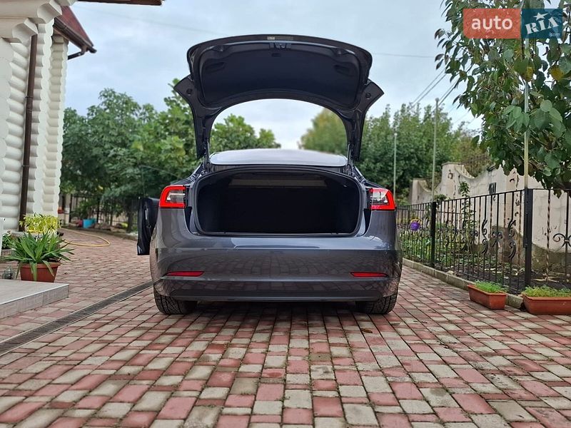 Седан Tesla Model 3 2018 в Одессе