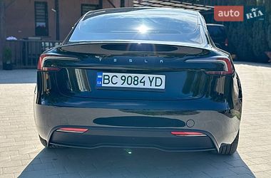 Седан Tesla Model 3 2024 в Нововолынске