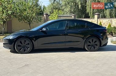 Седан Tesla Model 3 2024 в Нововолынске