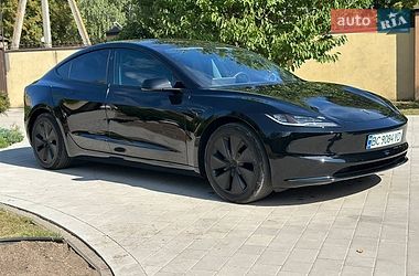 Седан Tesla Model 3 2024 в Нововолынске
