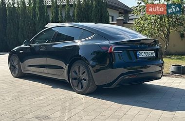 Седан Tesla Model 3 2024 в Нововолынске