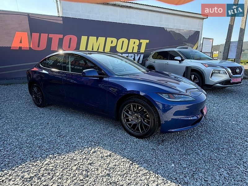 Седан Tesla Model 3 2025 в Стрые