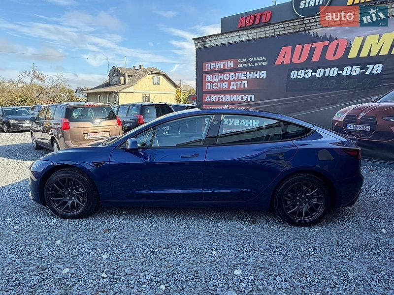 Седан Tesla Model 3 2025 в Стрые