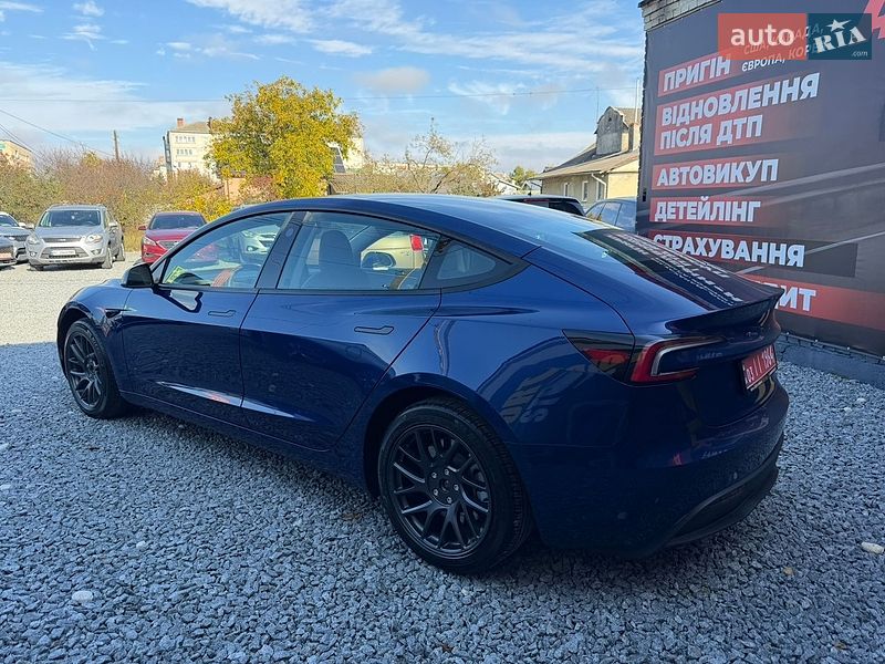 Седан Tesla Model 3 2025 в Стрые