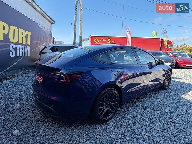 Седан Tesla Model 3 2025 в Стрые