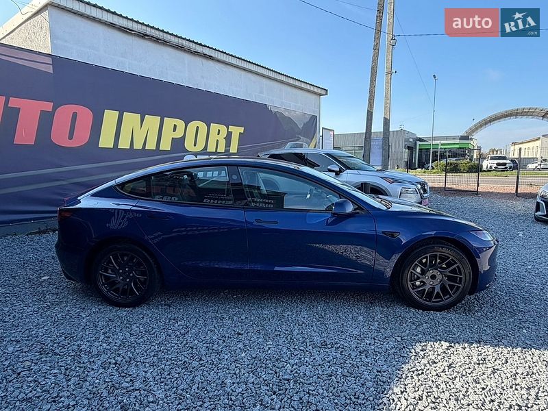 Седан Tesla Model 3 2025 в Стрые