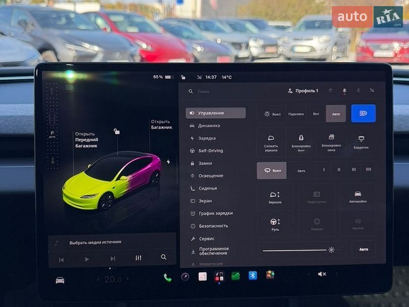 Седан Tesla Model 3 2025 в Стрию