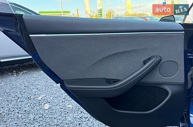 Седан Tesla Model 3 2025 в Стрые
