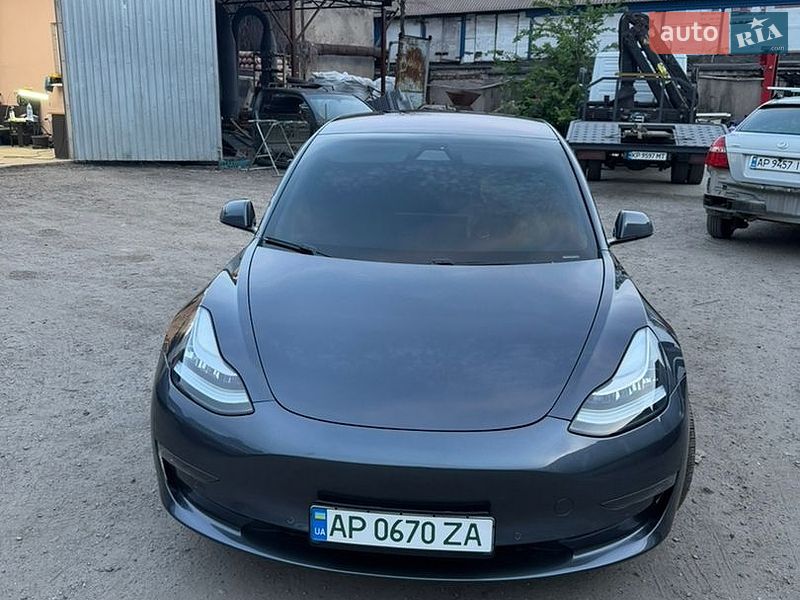 Седан Tesla Model 3 2018 в Запоріжжі