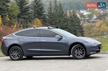 Седан Tesla Model 3 2019 в Тернополе