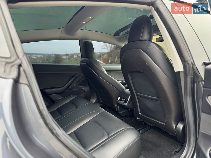 Седан Tesla Model 3 2019 в Тернополе