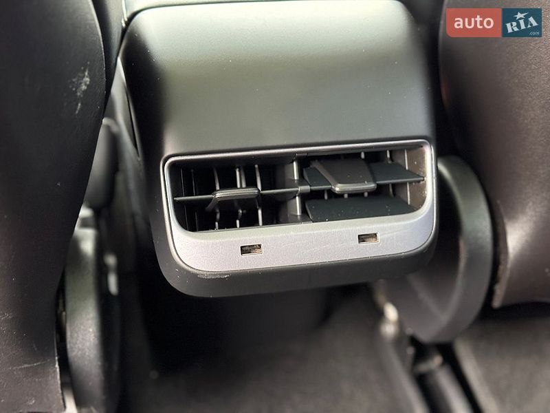 Седан Tesla Model 3 2019 в Тернополе