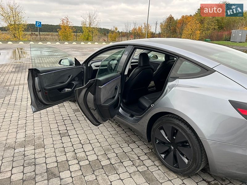 Седан Tesla Model 3 2025 в Радивиліві фото 13 Седан Tesla Model 3 2025 в Радивиліві