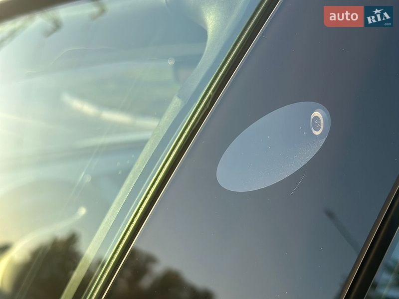 Седан Tesla Model 3 2019 в Киеве
