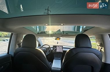 Седан Tesla Model 3 2019 в Киеве