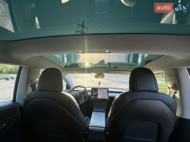 Седан Tesla Model 3 2019 в Киеве
