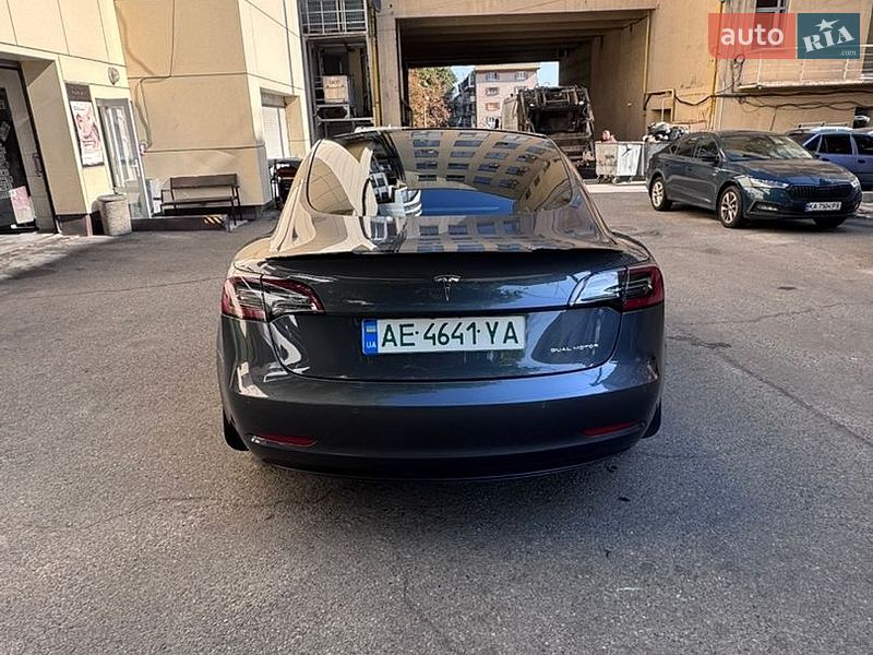 Седан Tesla Model 3 2022 в Дніпрі