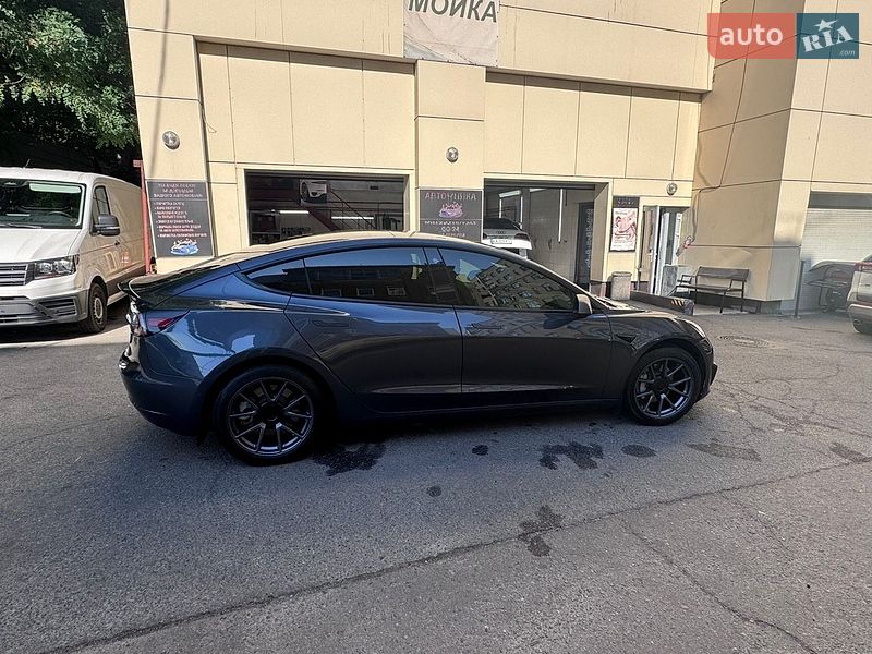 Седан Tesla Model 3 2022 в Дніпрі