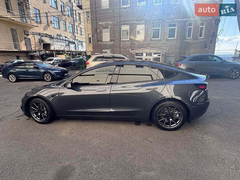 Седан Tesla Model 3 2022 в Дніпрі