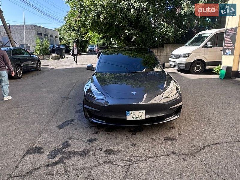 Седан Tesla Model 3 2022 в Дніпрі
