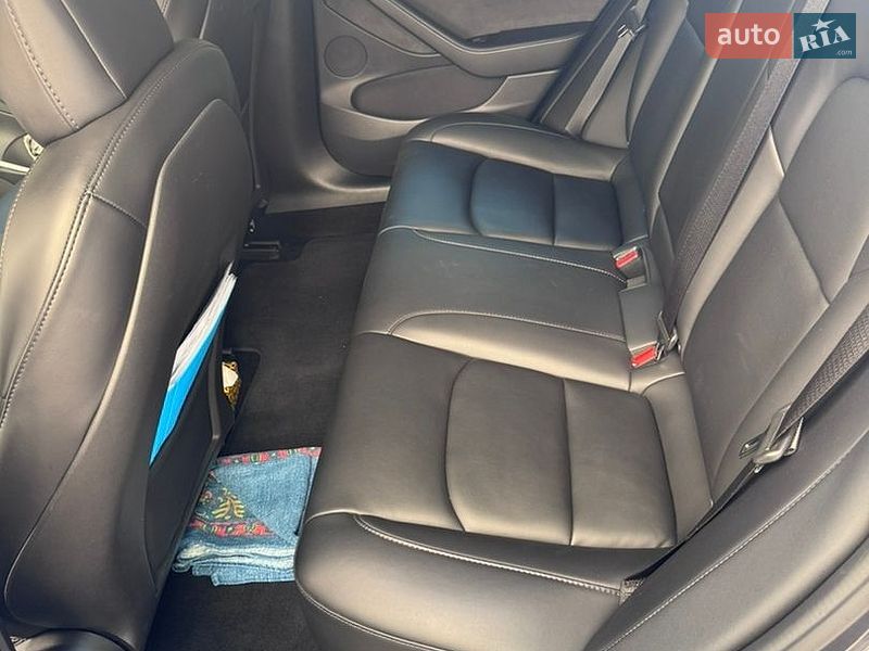 Седан Tesla Model 3 2022 в Дніпрі