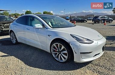 Седан Tesla Model 3 2019 в Львове