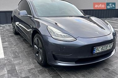 Седан Tesla Model 3 2018 в Ровно