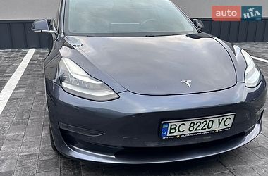 Седан Tesla Model 3 2018 в Ровно
