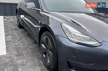 Седан Tesla Model 3 2018 в Ровно